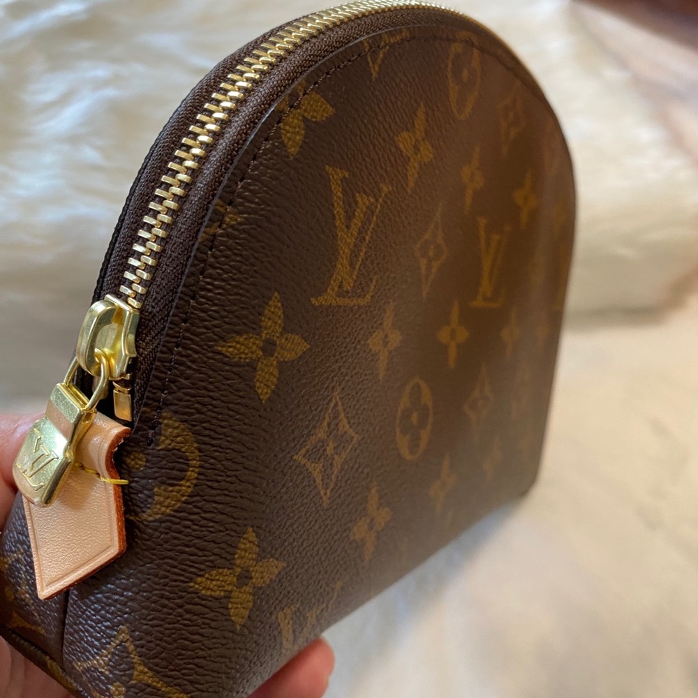 ❌SOLD💔❌ Authentic Louis Vuitton Cosmetic Pouch GM